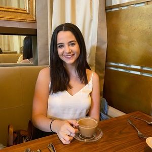 Meet your Posher, Nicole